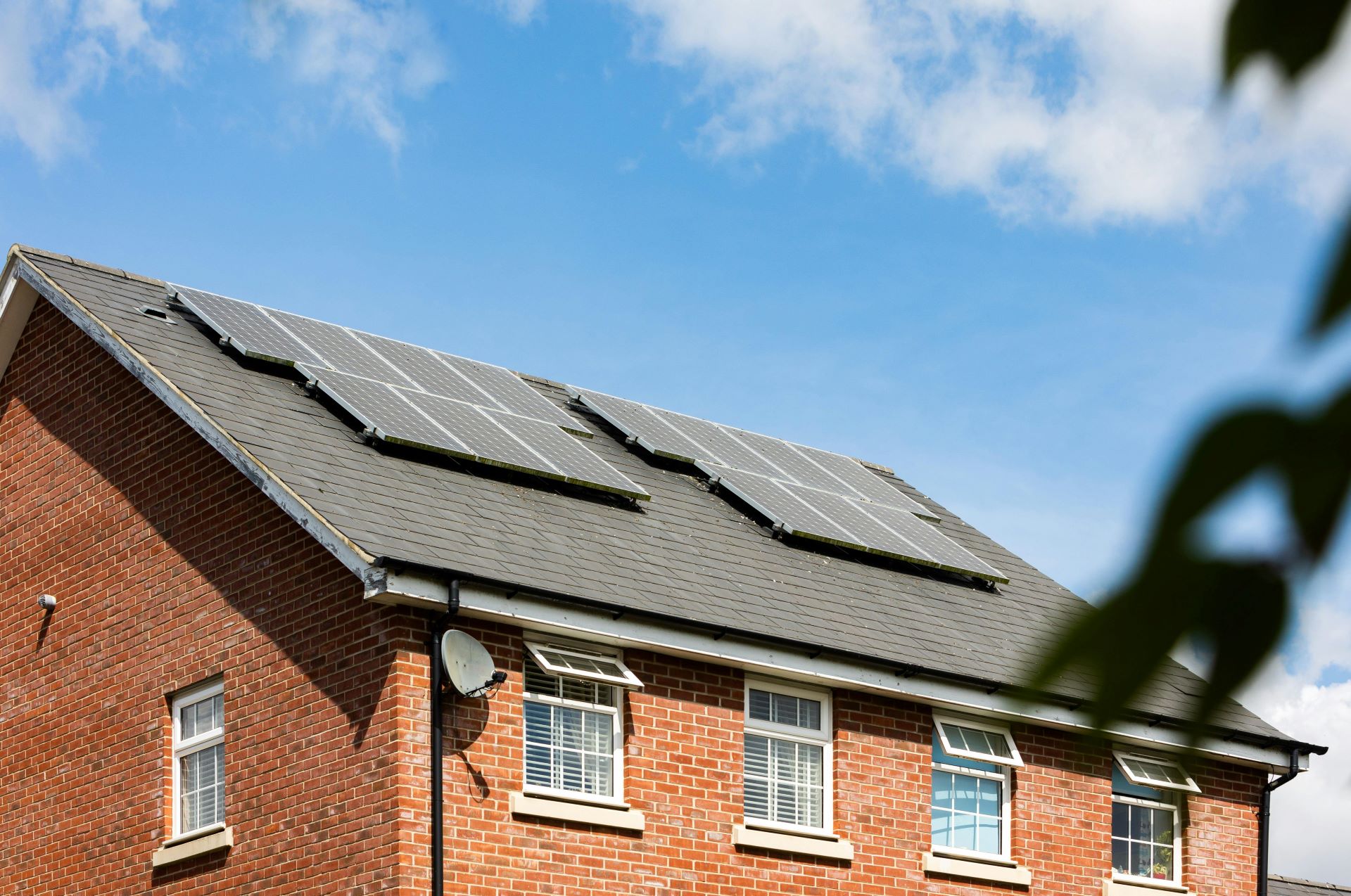 Solar Integration and Roof Load in South Africa Buildings